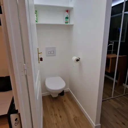 Studio Independant Avec Jacuzzi Et Terrasse *